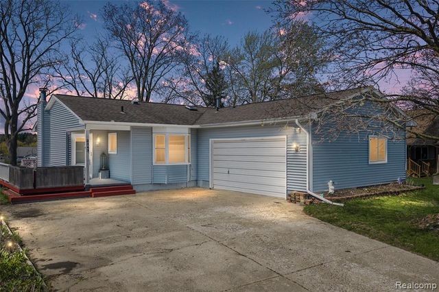 2343 Huff Place, Highland, MI 48356