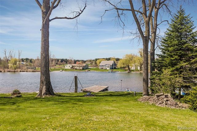 2343 Huff Place, Highland, MI 48356