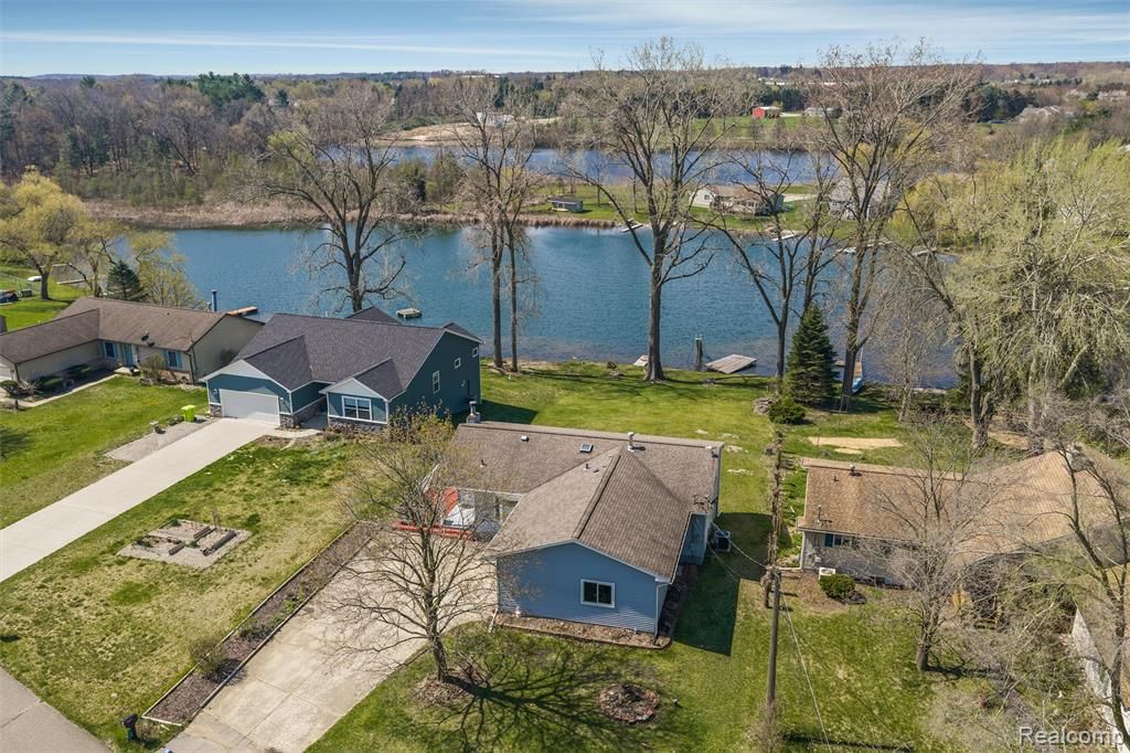 2343 Huff Place, Highland, MI 48356