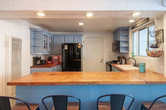 3408 Palomas Drive NE, Albuquerque, NM 87110