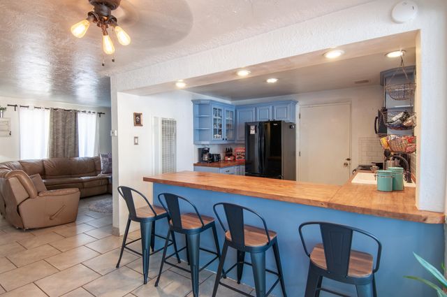 3408 Palomas Drive NE, Albuquerque, NM 87110