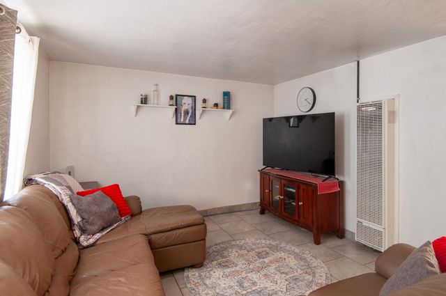 3408 Palomas Drive NE, Albuquerque, NM 87110