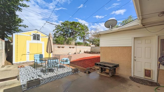 3408 Palomas Drive NE, Albuquerque, NM 87110