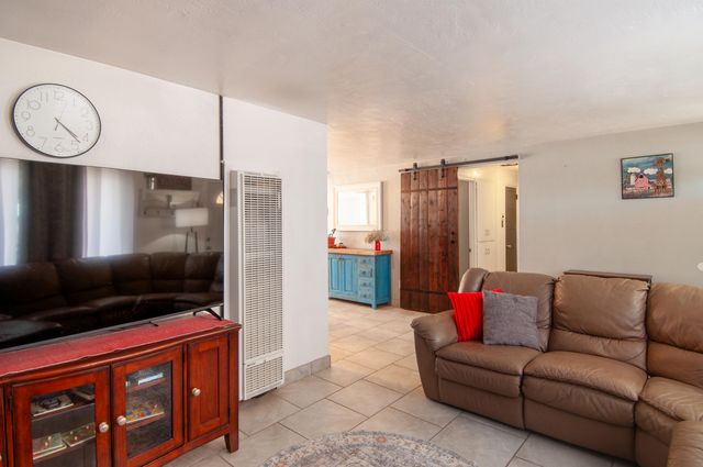3408 Palomas Drive NE, Albuquerque, NM 87110