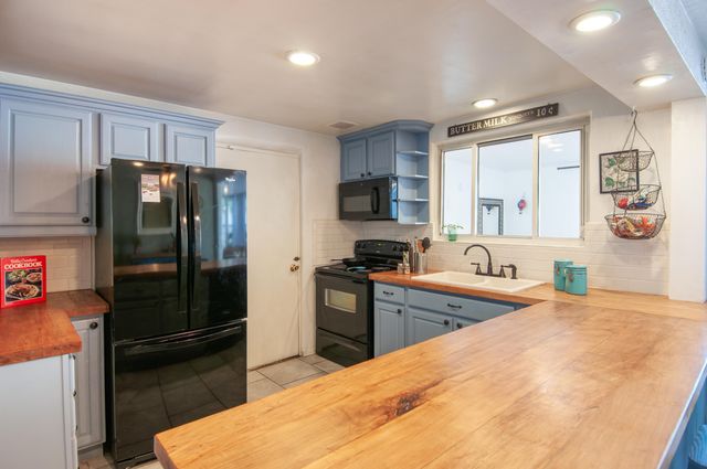 3408 Palomas Drive NE, Albuquerque, NM 87110