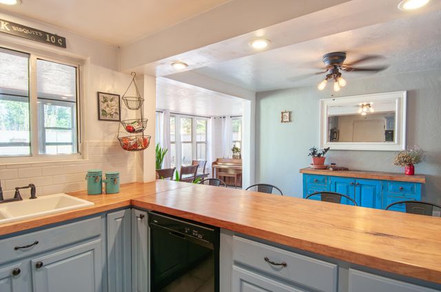 3408 Palomas Drive NE, Albuquerque, NM 87110