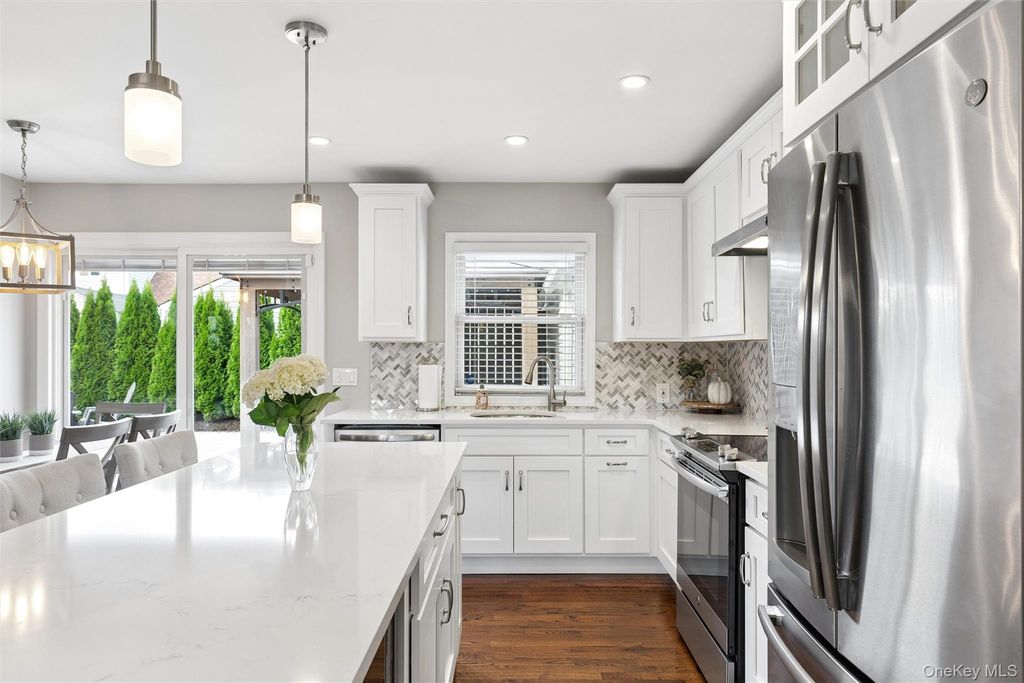 24 Essen Place, Bethpage, NY 11714 — photo 3