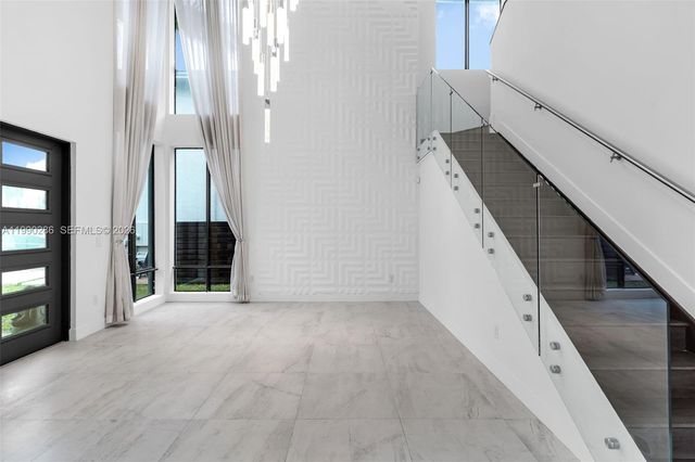 16058 SW 136th Way, Miami, FL 33196