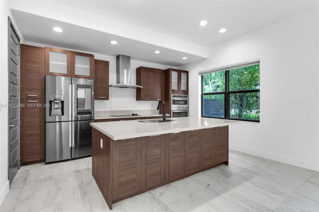 16058 SW 136th Way, Miami, FL 33196