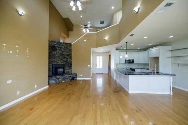 2300 Oak Creek Dr, Copperopolis, CA 95228