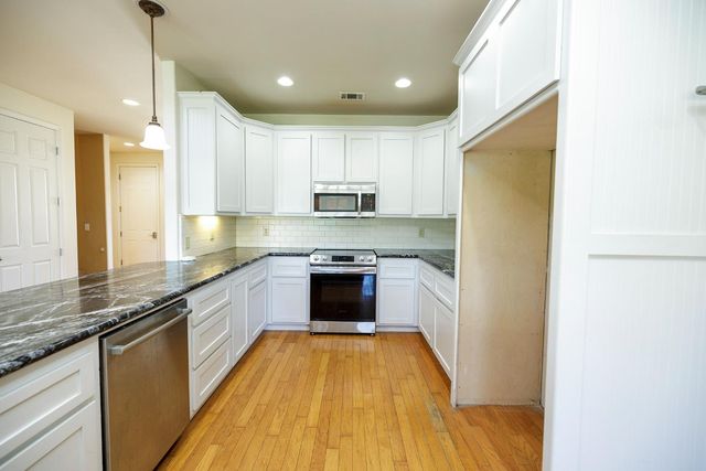 2300 Oak Creek Dr, Copperopolis, CA 95228