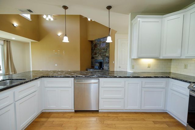 2300 Oak Creek Dr, Copperopolis, CA 95228