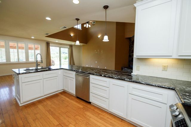 2300 Oak Creek Dr, Copperopolis, CA 95228