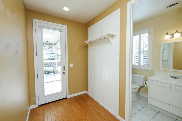 2300 Oak Creek Dr, Copperopolis, CA 95228