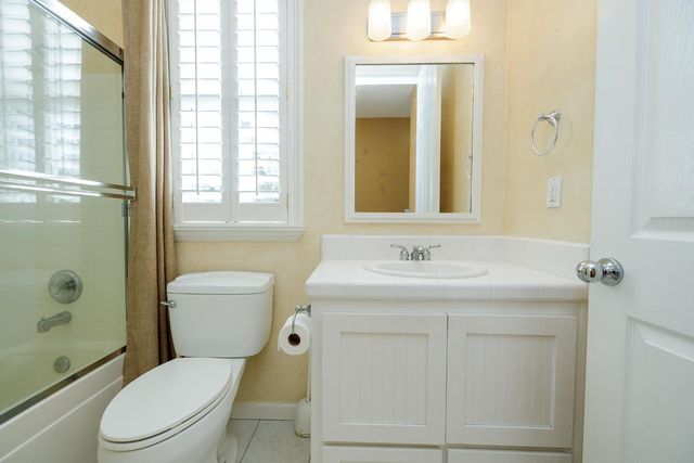 2300 Oak Creek Dr, Copperopolis, CA 95228