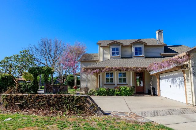 2300 Oak Creek Dr, Copperopolis, CA 95228