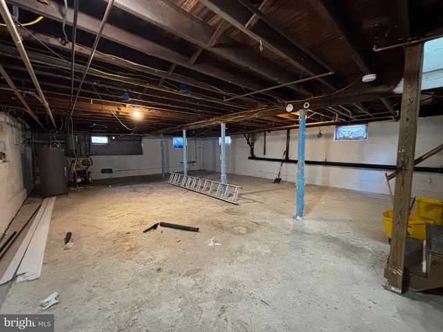 1002 E CHESTNUT AVE, Vineland, NJ 08360