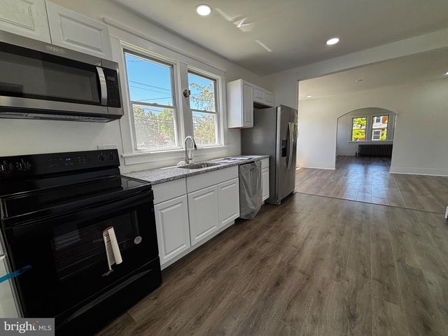 1002 E CHESTNUT AVE, Vineland, NJ 08360