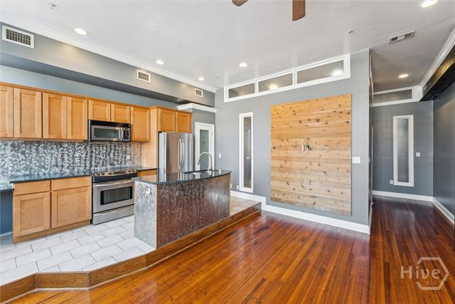 122 W Broughton Street 201, Savannah, GA 31401