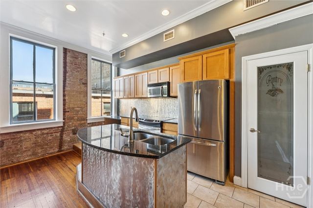 122 W Broughton Street 201, Savannah, GA 31401