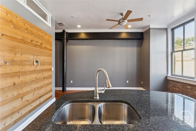 122 W Broughton Street 201, Savannah, GA 31401