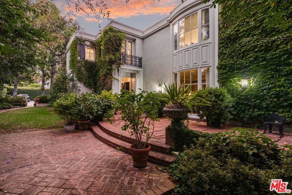 1110 Benedict Canyon Drive, Beverly Hills, CA 90210 — exterior