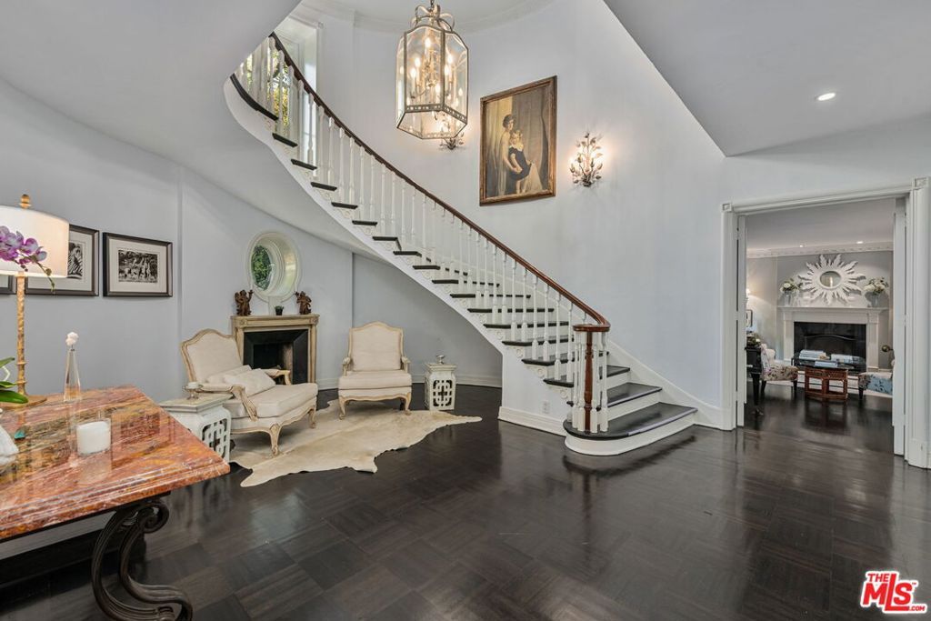 1110 Benedict Canyon Drive, Beverly Hills, CA 90210 — photo 3