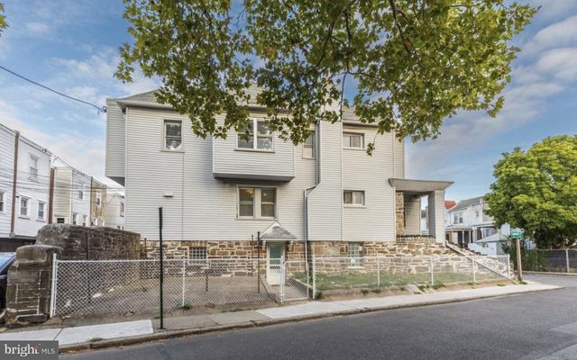 200 KINGSTON RD, Upper Darby, PA 19082