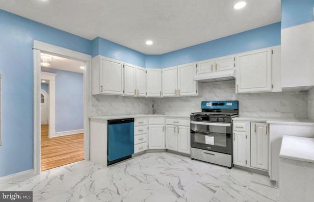 200 KINGSTON RD, Upper Darby, PA 19082