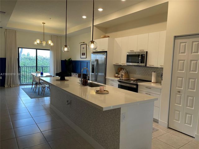 8175 NW 104th Ave 33, Doral, FL 33178