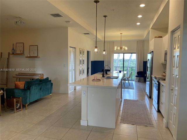 8175 NW 104th Ave 33, Doral, FL 33178