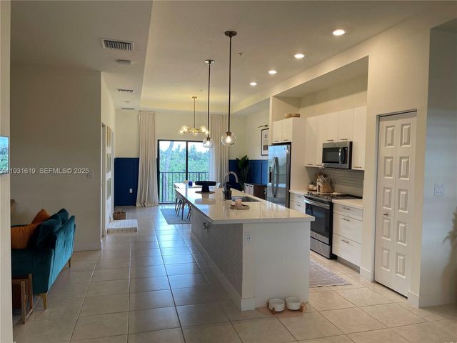 8175 NW 104th Ave 33, Doral, FL 33178