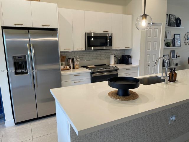 8175 NW 104th Ave 33, Doral, FL 33178