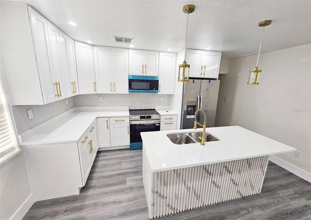 6701 N HABANA AVENUE, Tampa, FL 33614