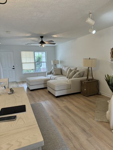 329 Shadow Glen Dr, Nashville, TN 37211