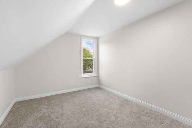 9152 S Woodlawn Avenue, Chicago, IL 60619