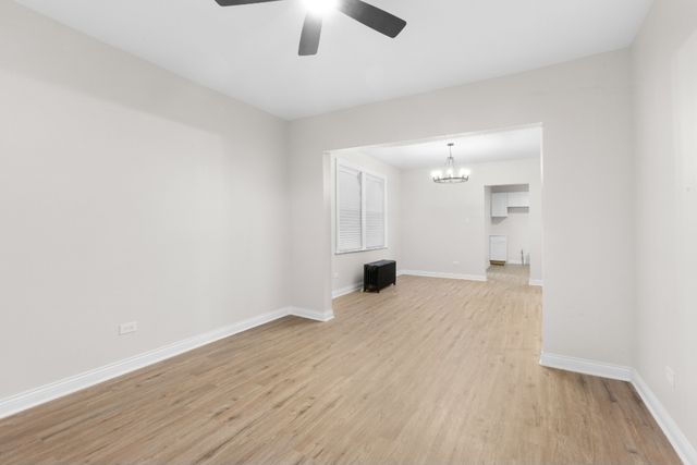 9152 S Woodlawn Avenue, Chicago, IL 60619