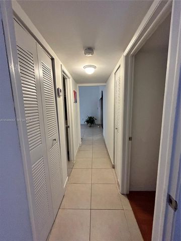 9421 Fontainebleau Blvd 202-35, Miami, FL 33172