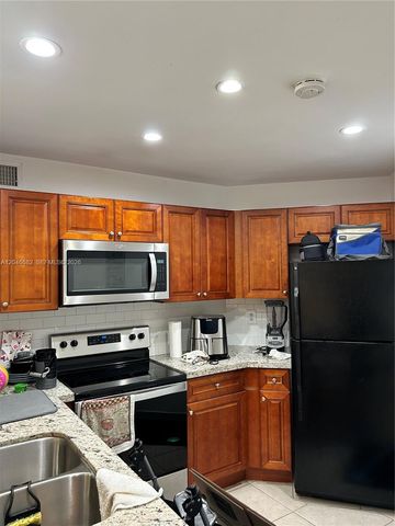 9421 Fontainebleau Blvd 202-35, Miami, FL 33172