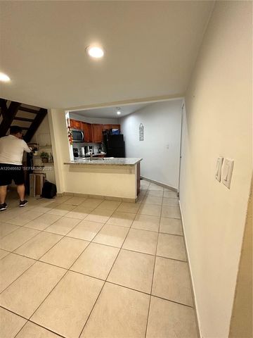 9421 Fontainebleau Blvd 202-35, Miami, FL 33172