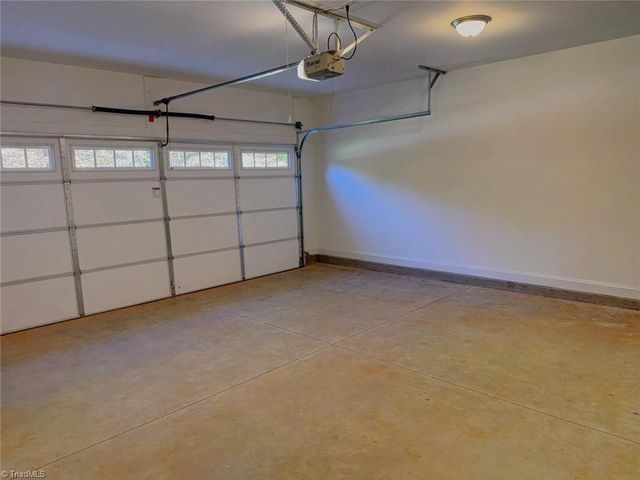 5028 Whitewood Lane, Winston-salem, NC 27104