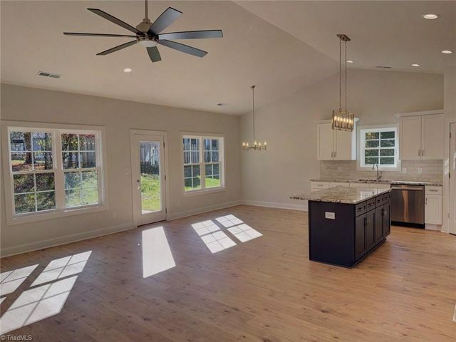 5028 Whitewood Lane, Winston-salem, NC 27104