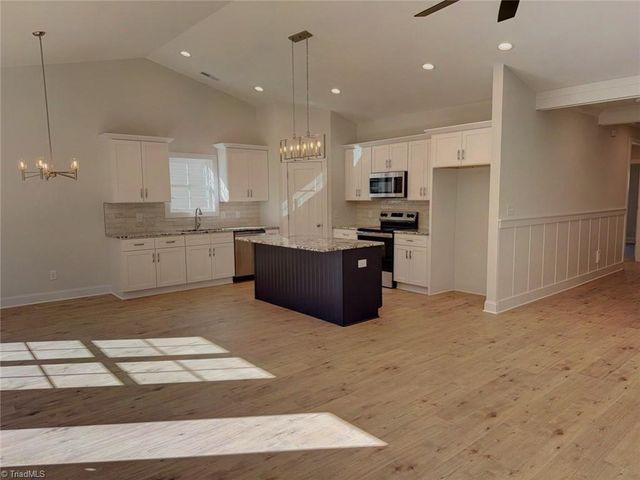 5028 Whitewood Lane, Winston-salem, NC 27104