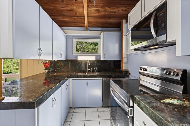 47-337 Mahakea Road, Kaneohe, HI 96744