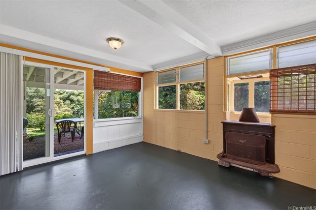 47-337 Mahakea Road, Kaneohe, HI 96744