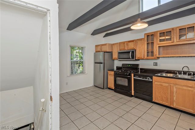 750 Brayton Avenue, Cleveland, OH 44113