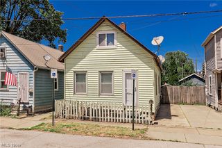 750 Brayton Avenue, Cleveland, OH 44113