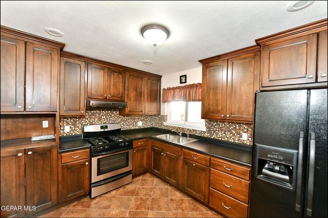 7830 Basswood Avenue, El Paso, TX 79925