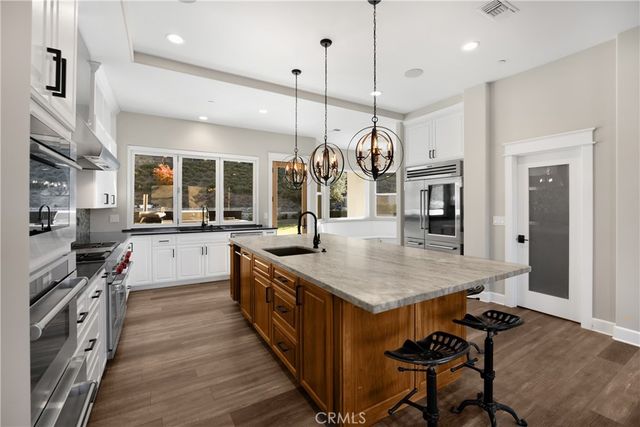 31615 Live Oak Canyon, Redlands, CA 92373