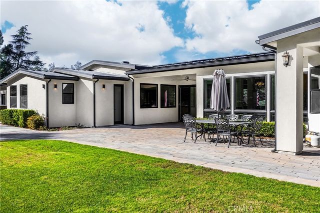 31615 Live Oak Canyon, Redlands, CA 92373